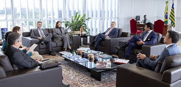 Reunião do presidente do TSE, Nunes Marques, com representantes da Meta, em 15 de outubro de 2026. Fotografia anterior à nova intimação.